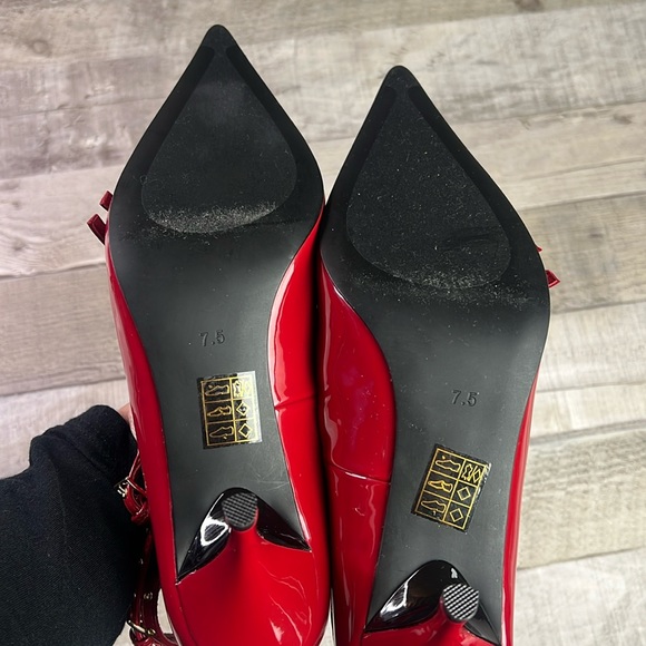 Jeffrey Campbell Resilient Pointed Toe Pump - Picture 10 of 10